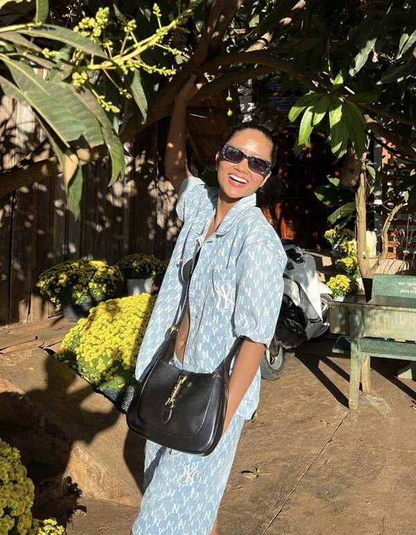 Phong cách hoa hậu, á hậu những ngày Tết-16