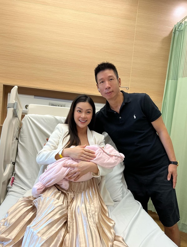 Phong cách hoa hậu, á hậu những ngày Tết-21