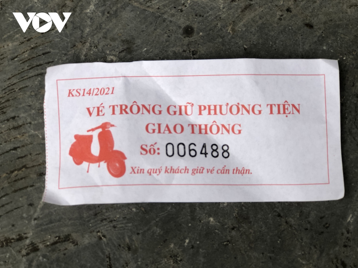 Hỗn loạn dịch vụ trông giữ xe xung quanh các đền, chùa đầu xuân mới-5