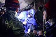 Trắng đêm cứu du khách bị rơi xuống vực sâu khi đi phượt 1 mình trên đèo Hải Vân