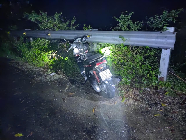 Trắng đêm cứu du khách bị rơi xuống vực sâu khi đi phượt 1 mình trên đèo Hải Vân-3