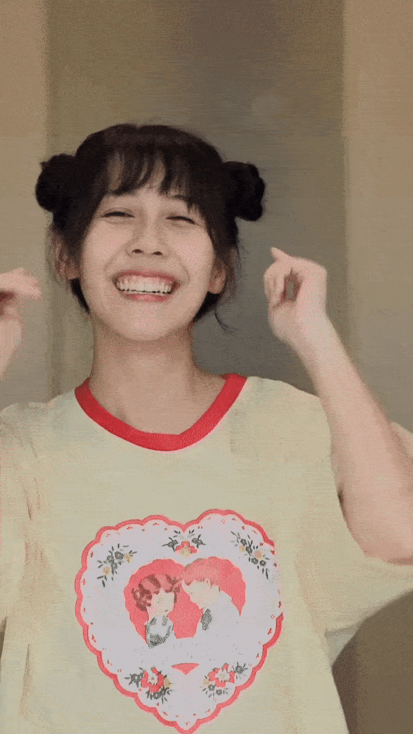 Hậu Hoàng khiến fan giật mình vì màn biến hình” đầu năm-1