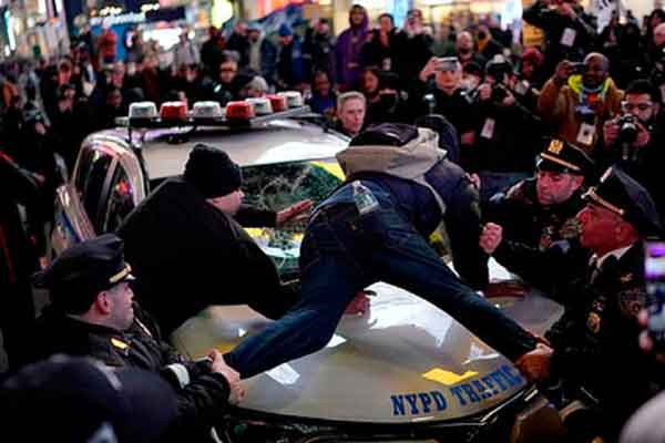 Nữ sinh 14 tuổi tự sát vì bị bạn đánh hội đồng, tung clip lên mạng-3