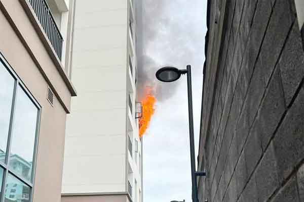 Cháy ở chung cư Saigon Asiana, nhiều người tháo chạy-1