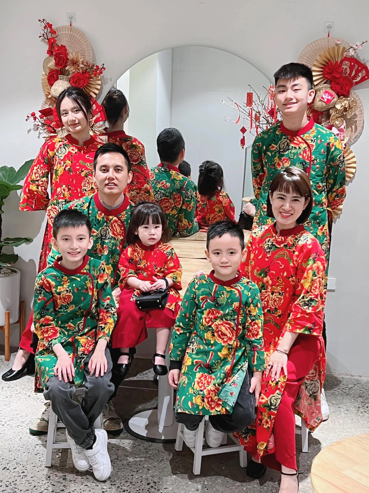 Hot mom 5 con chia sẻ bí quyết nuôi dạy các bé nhàn nhã và hòa thuận-2