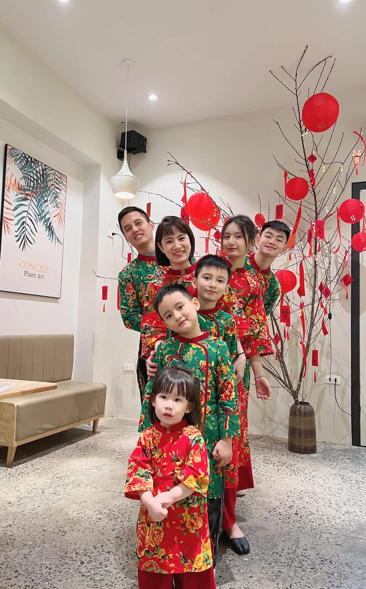 Hot mom 5 con chia sẻ bí quyết nuôi dạy các bé nhàn nhã và hòa thuận-3