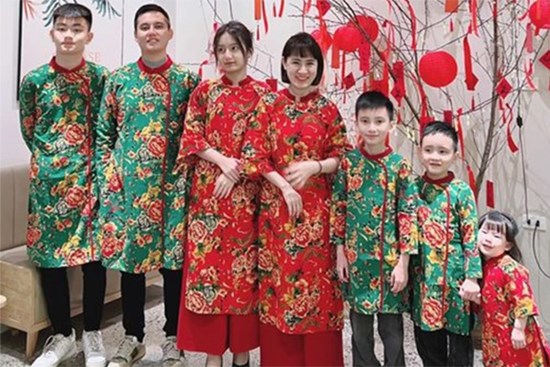 Hot mom 5 con chia sẻ bí quyết nuôi dạy các bé nhàn nhã và hòa thuận