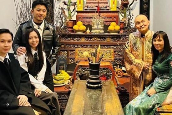 'Vua hài đất Bắc' Xuân Hinh hé lộ thêm về biệt phủ bên vợ và các con dịp đầu Xuân