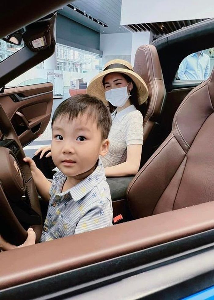 Cuộc sống làm mẹ đơn thân của Hòa Minzy-1