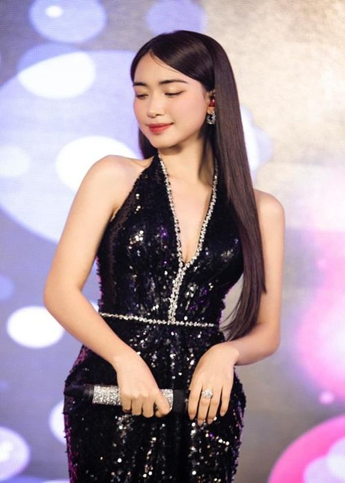 Cuộc sống làm mẹ đơn thân của Hòa Minzy-6