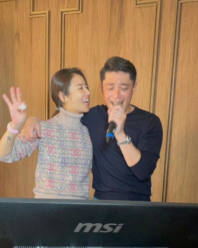 Lâm Tâm Như đón tuổi 47 bên chồng, khoe sắc trẻ mãi không già, Hoắc Kiến Hoa lại lộ dấu hiệu tuổi tác-2