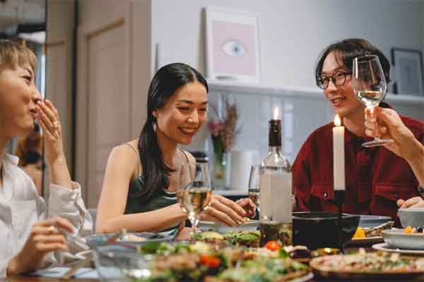 Lớp trưởng xin từ chức sau hơn 10 năm ra sức kêu gọi họp lớp-1