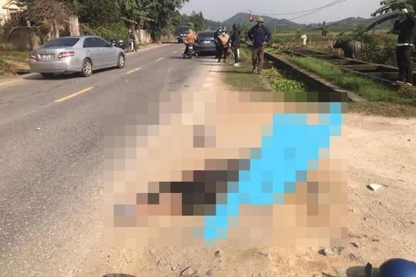 Va chạm với xe đầu kéo, thầy và học viên xe tập lái thoát chết trong gang tấc-3