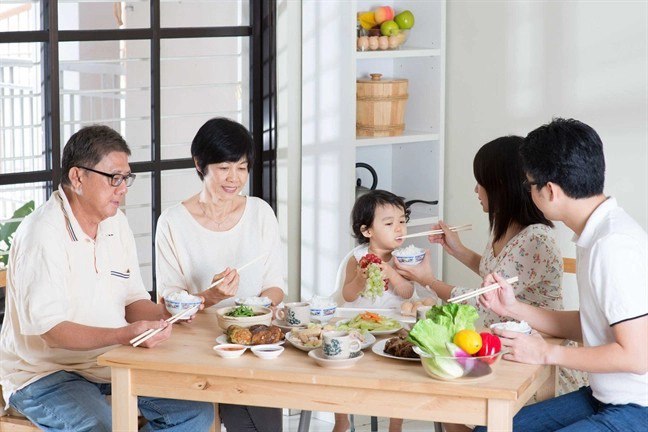 Sợ vợ bòn tiền cho nhà ngoại chỉ đưa 2 triệu/tháng, lần đầu ăn Tết quê ngoại tôi run lẩy bẩy-2