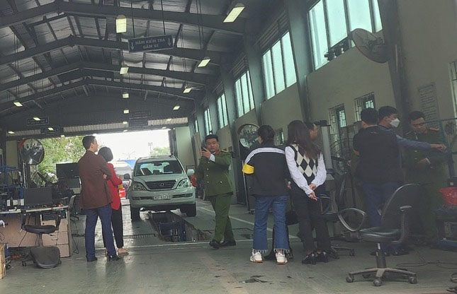 Thêm một trung tâm đăng kiểm ở Hà Nội bị điều tra-1
