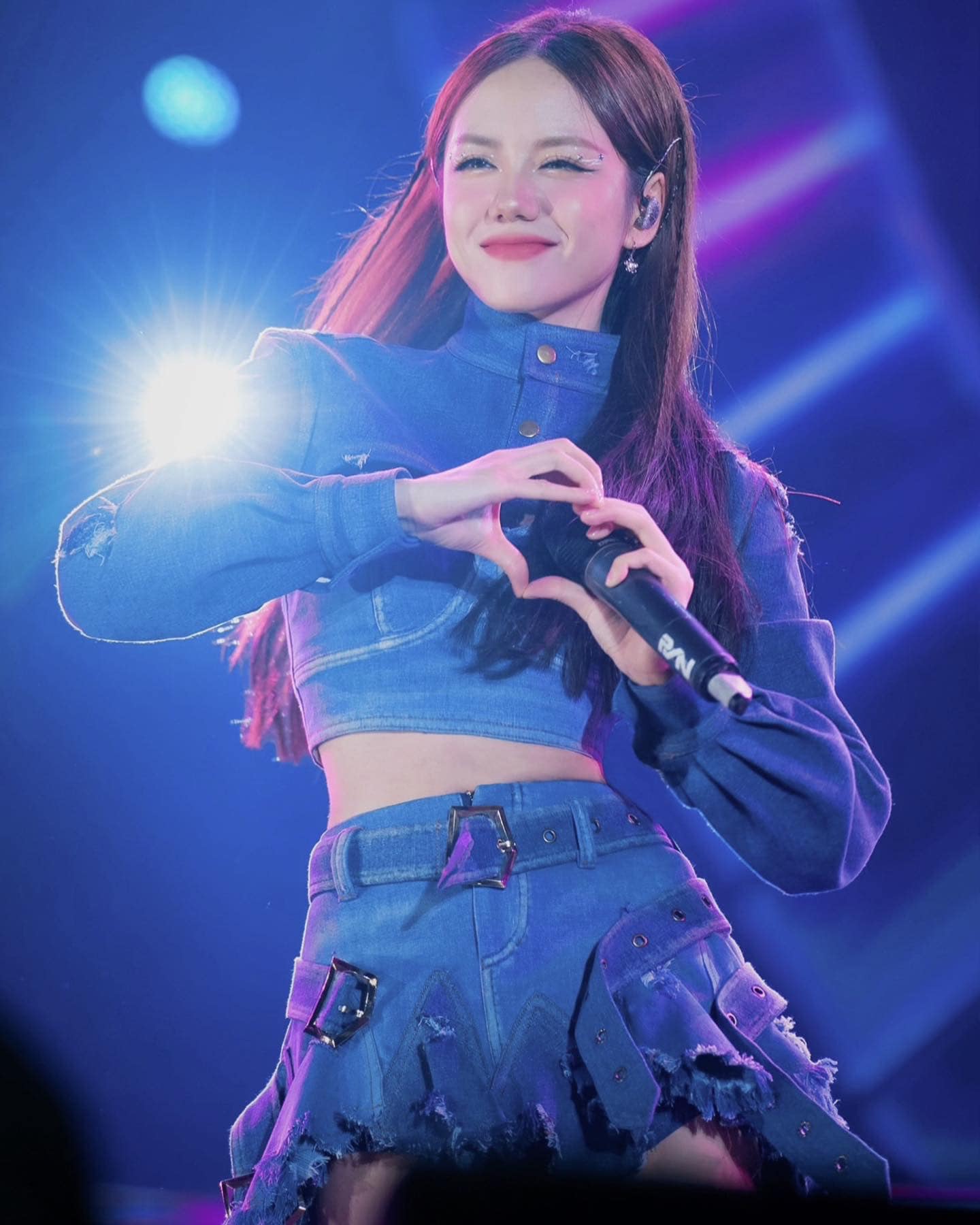 2 em gái sao Việt nối nghiệp anh chị nổi tiếng: Nhan sắc ấn tượng, còn sự nghiệp ra sao?-2