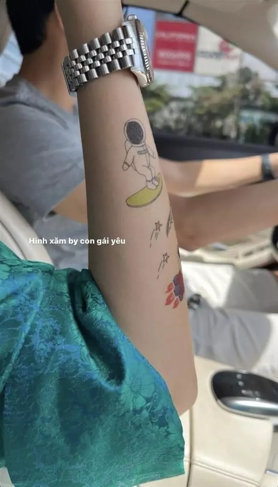 Hà Tăng khoe hình xăm lớn ở cánh tay, biết được nguồn gốc mới bất ngờ-2