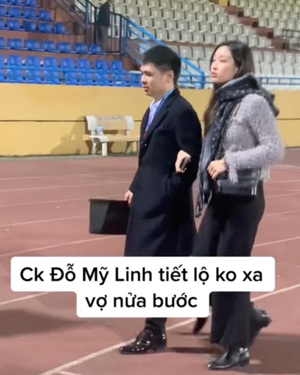 Đỗ Mỹ Linh lần đầu tình tứ khoác tay chồng giữa chốn đông người, hành động hiếu thảo với bố ruột ghi điểm đậm-1