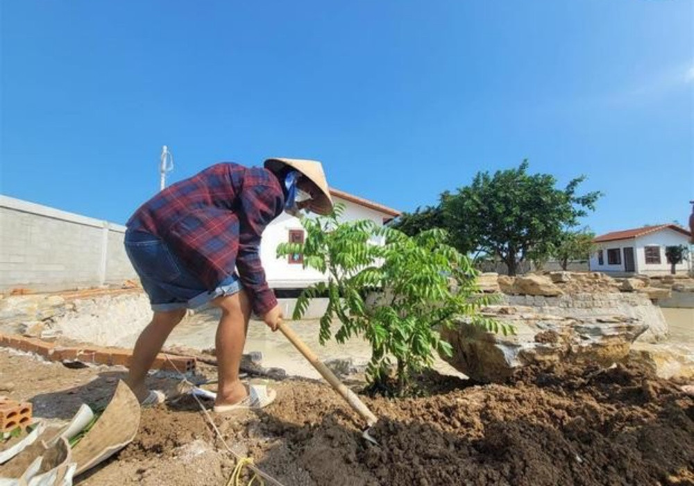 Biệt thự của Trường Giang - Nhã Phương: Rộng nghìn m2 giống công viên, khu vườn đủ loại rau xanh mướt-12