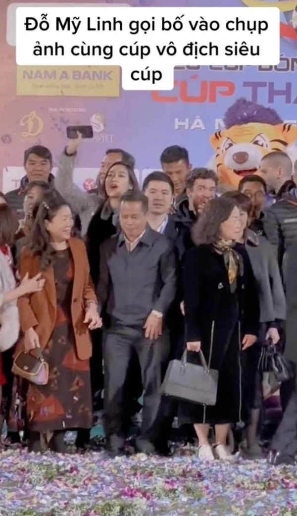 Đỗ Mỹ Linh lần đầu tình tứ khoác tay chồng giữa chốn đông người, hành động hiếu thảo với bố ruột ghi điểm đậm-8