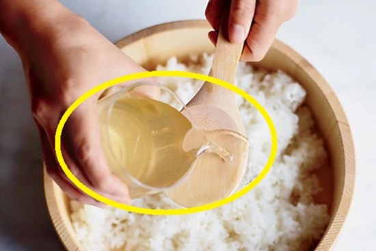 Bỏ thêm một thứ vào nồi nấu cơm, hạt nào cũng căng bóng, dẻo ngon lại nhiều chất bổ