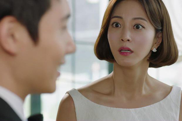 Một lần đi mua sắm với bạn thân, nhìn thấy thứ trong túi của cô ấy, tôi quyết định chấm dứt cuộc hôn nhân 8 năm-2