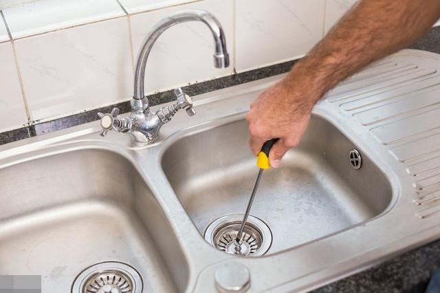 Bồn rửa lâu ngày bị tắc, chỉ cần đổ thứ nước này vào là có thể thông dễ dàng mà chẳng hề tốn tiền-2