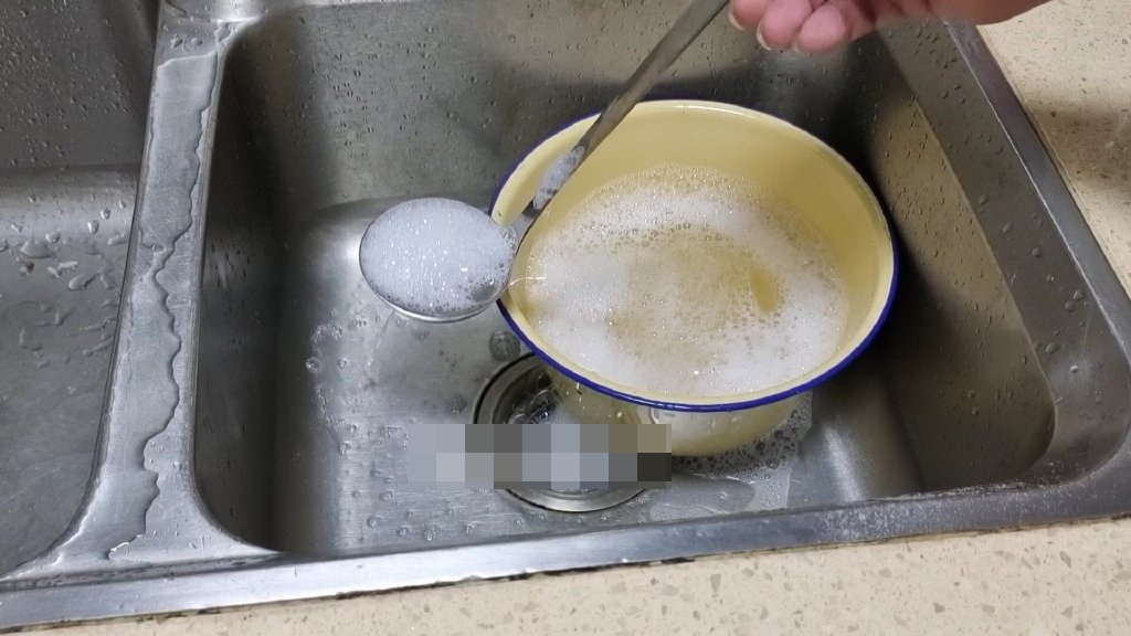 Bồn rửa lâu ngày bị tắc, chỉ cần đổ thứ nước này vào là có thể thông dễ dàng mà chẳng hề tốn tiền-8