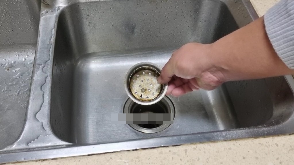 Bồn rửa lâu ngày bị tắc, chỉ cần đổ thứ nước này vào là có thể thông dễ dàng mà chẳng hề tốn tiền-10