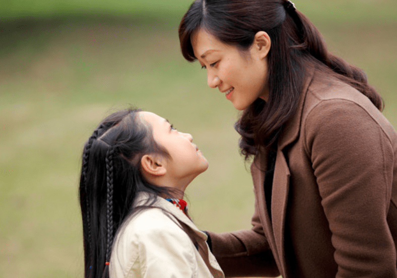 Con trai đổ lọ mực vào quần áo của hàng xóm, thay vì bao biện Trẻ nhỏ biết gì, bà mẹ này có cách xử lý xứng đáng nhận bằng khen-5