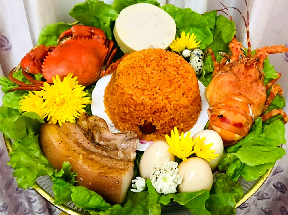 Mâm cỗ cúng Thần Tài tràn ngập tôm hùm, chủ hàng phải từ chối bớt khách-2