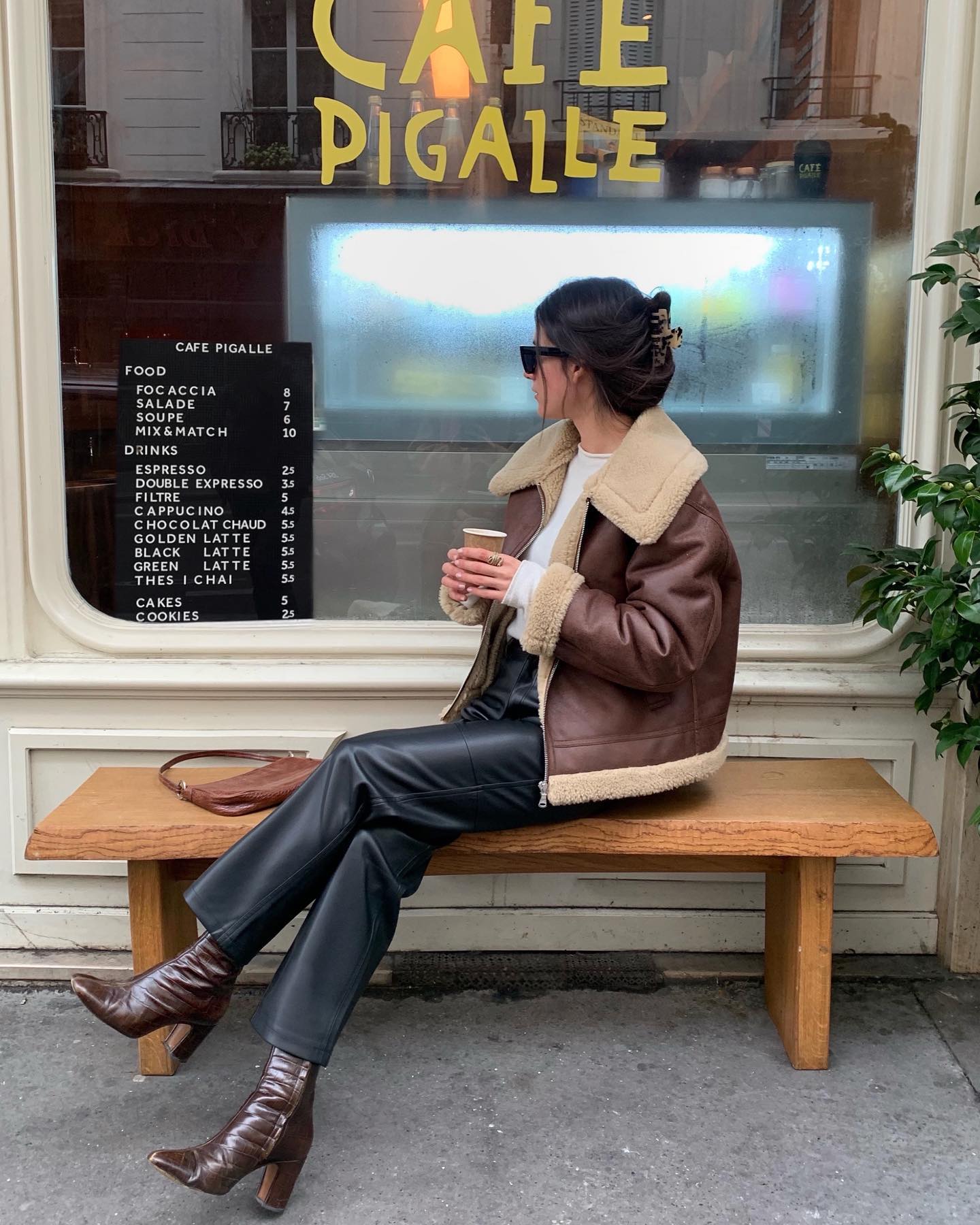 Diện trang phục tối giản sang trọng như phụ nữ Pháp-4