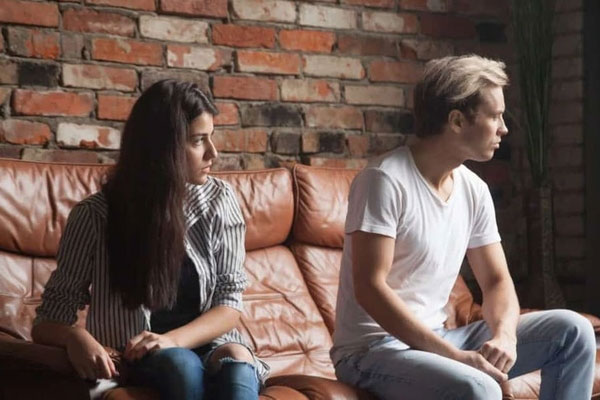 12 dấu hiệu tố cáo chồng bạn có thể đang ngoại tình-1