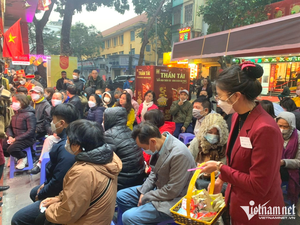 Người 15 năm xếp hàng từ 3h sáng mua vàng ngày Thần Tài: Không ai thuê tôi cả-2