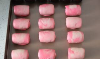 Bánh hoa đào may mắn: Bày mâm lễ ngày vía Thần Tài hay cúng ngày Rằm tháng Giêng đều rất hợp-4