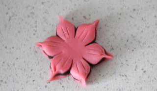 Bánh hoa đào may mắn: Bày mâm lễ ngày vía Thần Tài hay cúng ngày Rằm tháng Giêng đều rất hợp-9