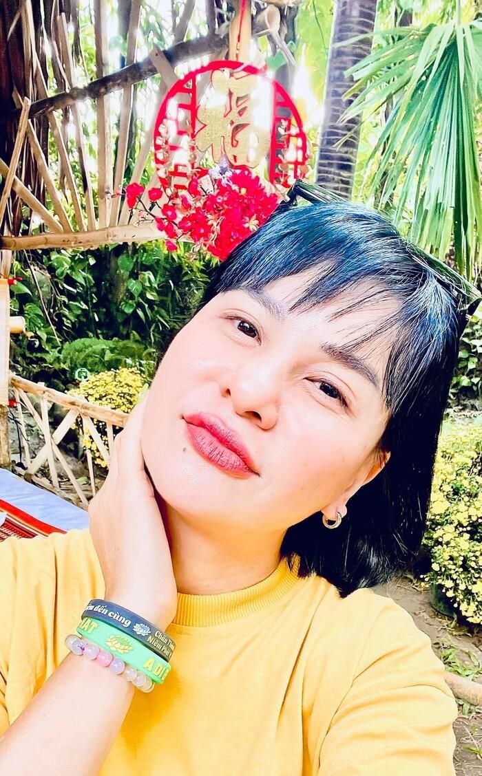 Bị chê kiểu tóc làm mặt đơ, Cát Phượng đáp trả cực gắt-1