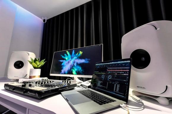 Lưu Đê Ly khoe không gian nhà cực đẹp do mình tự decor.-12