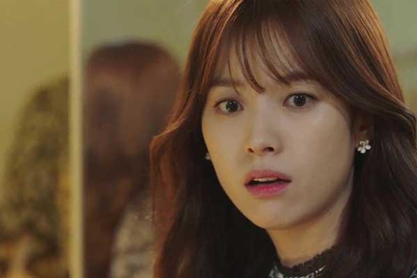 Một lần đi mua sắm với bạn thân, nhìn thấy thứ trong túi của cô ấy, tôi quyết định chấm dứt cuộc hôn nhân 8 năm-1