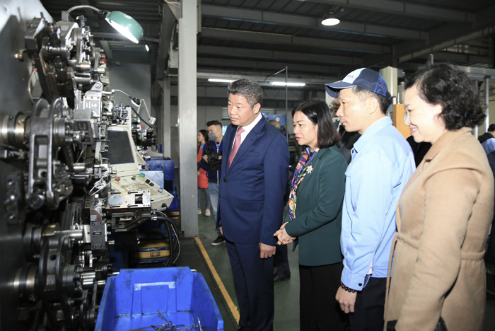 Phó Bí thư Thường trực Thành ủy Nguyễn Thị Tuyến động viên sản xuất đầu năm tại huyện Chương Mỹ-1