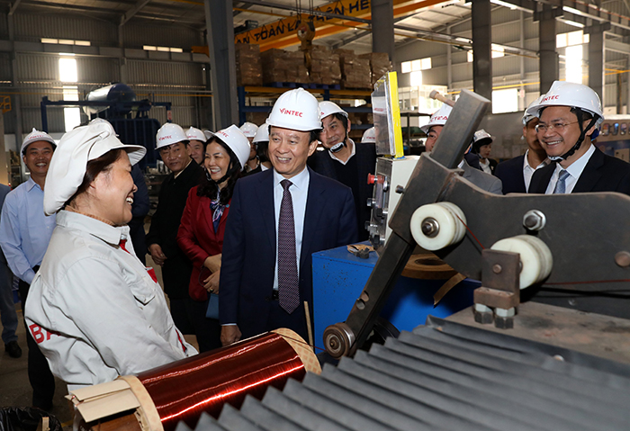 Chủ tịch HĐND Thành phố Nguyễn Ngọc Tuấn thăm, động viên sản xuất đầu Xuân tại Thường Tín-1