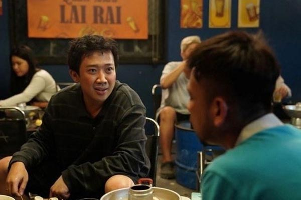 Fan bao vây xin bắt tay nhưng bị bảo vệ ngăn cản, Trấn Thành ứng xử thế nào?-14