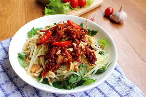 10 địa chỉ thưởng thức nộm bò khô ngon nhất ở Hà Nội