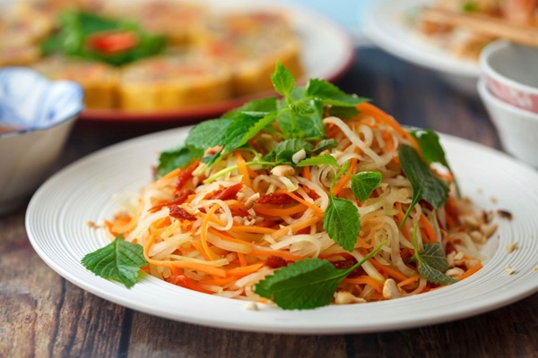 Sau Tết Nguyên Đán, đổi vị cho cả nhà với món nộm bò khô hấp dẫn, chuẩn vị phố cổ Hà Nội-4