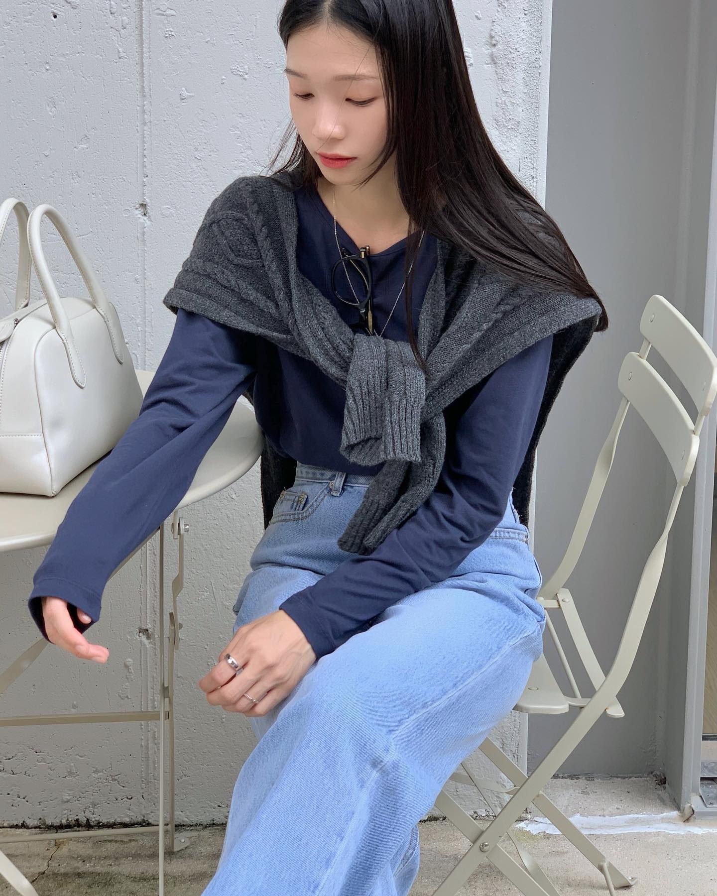 Áo thun dài tay có 10 cách diện trẻ trung mà vẫn thanh lịch-5