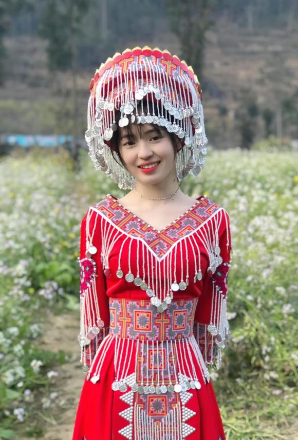 Vẻ ngoài không nhận ra của cô bé bán lê từng nổi đình nổi đám trên mạng xã hội-4