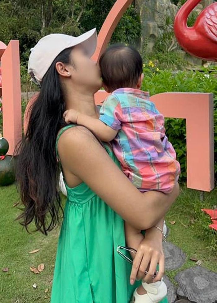 Con trai gần như lộ mặt của Quý Bình và vợ đại gia-7