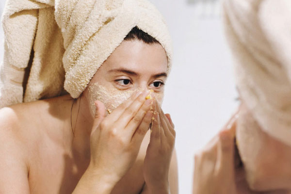 3 bước chăm sóc da buổi trưa cho nàng công sở ở văn phòng cả ngày-3