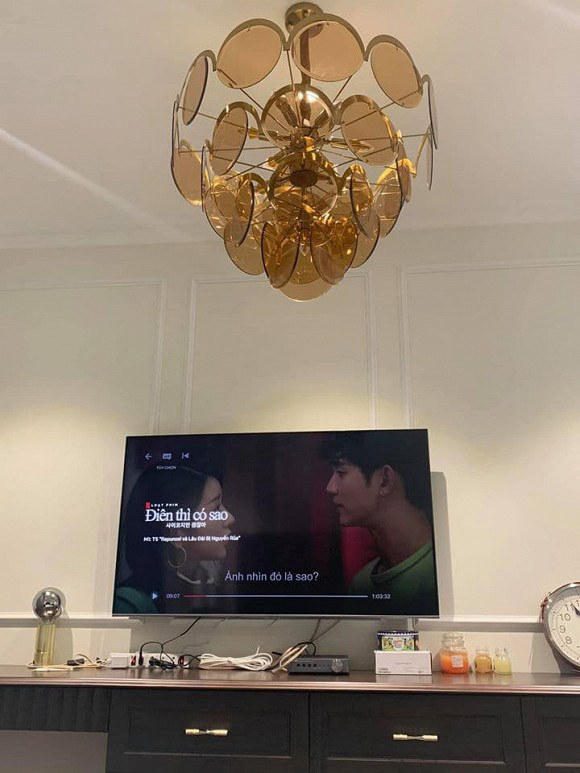 Làm mẹ lần 2 sau 13 năm với chồng mới, Vân Hugo sống viên mãn với gia đình nhỏ trong ngôi nhà hoa hồng-16