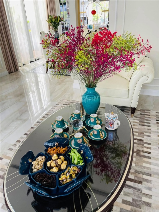 Làm mẹ lần 2 sau 13 năm với chồng mới, Vân Hugo sống viên mãn với gia đình nhỏ trong ngôi nhà hoa hồng-20